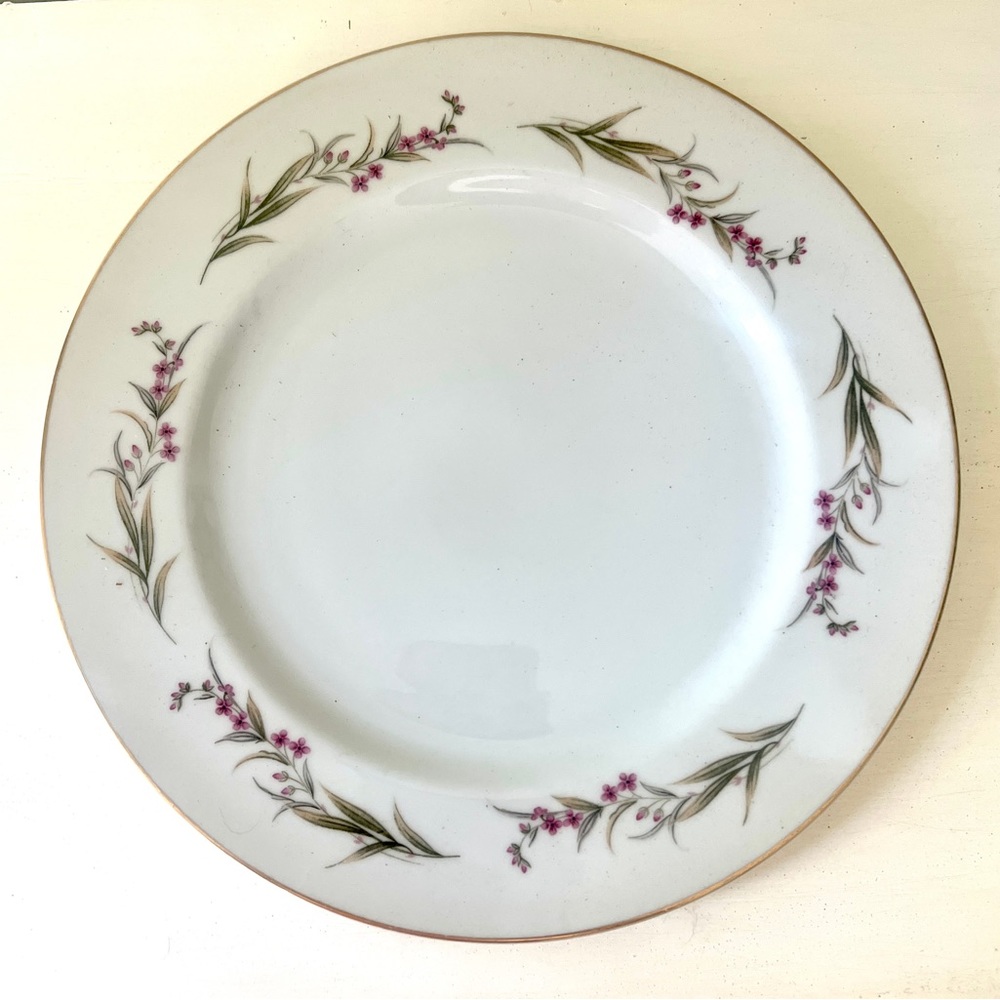 Vintage Prestige Fine China Dinner Plates